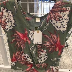 Brand New ROXY crop top